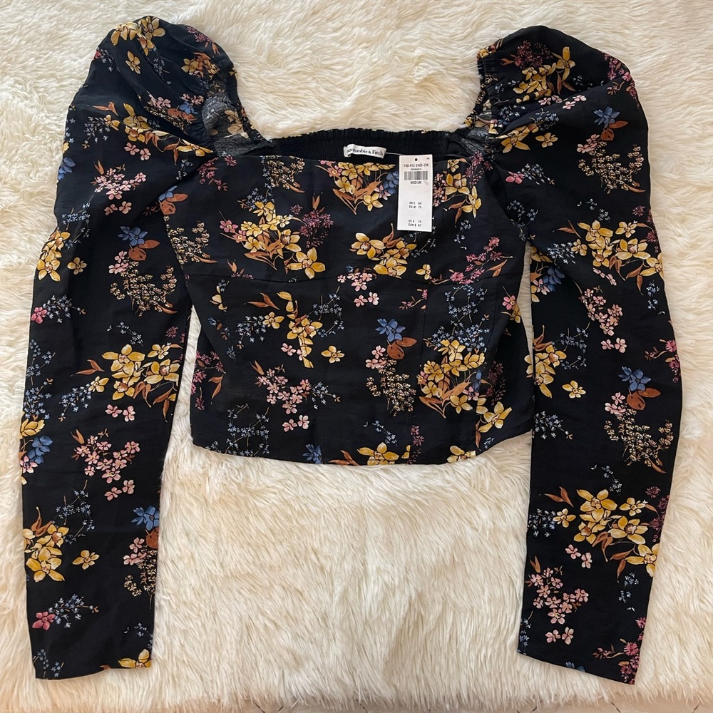 Abercrombie. Long puff sleeve.